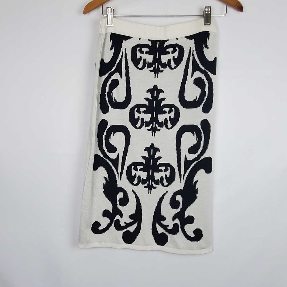 Derek Heart White & Black Printed Skirt L